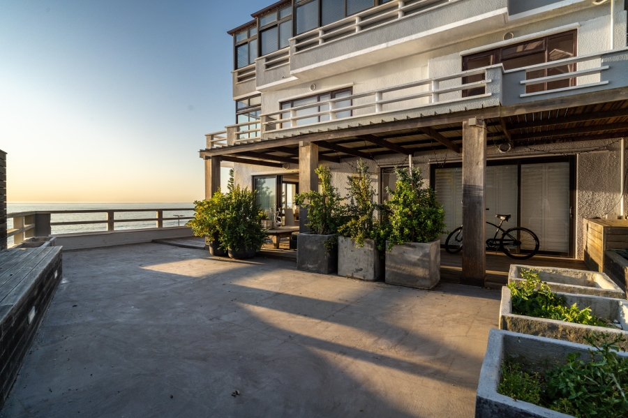 To Let 2 Bedroom Property for Rent in Sea Point Western Cape